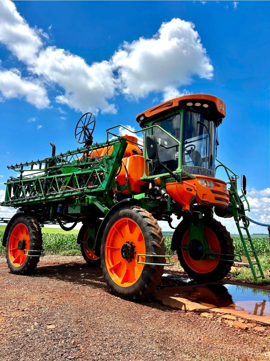 Pulverizador Autopropelido Stara IMPERADOR 3100 ano 2013
