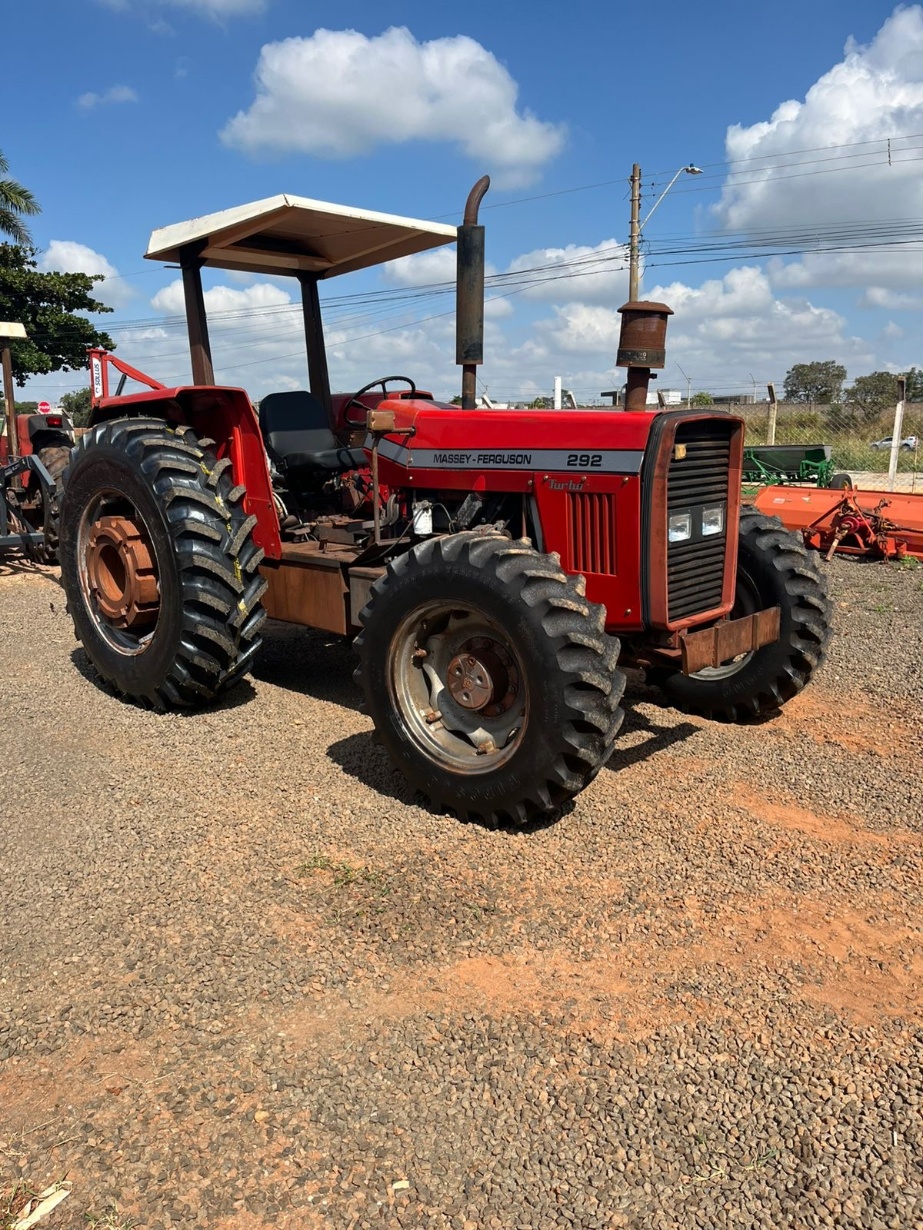 Trator Massey Ferguson MF4292/4 ano 1993