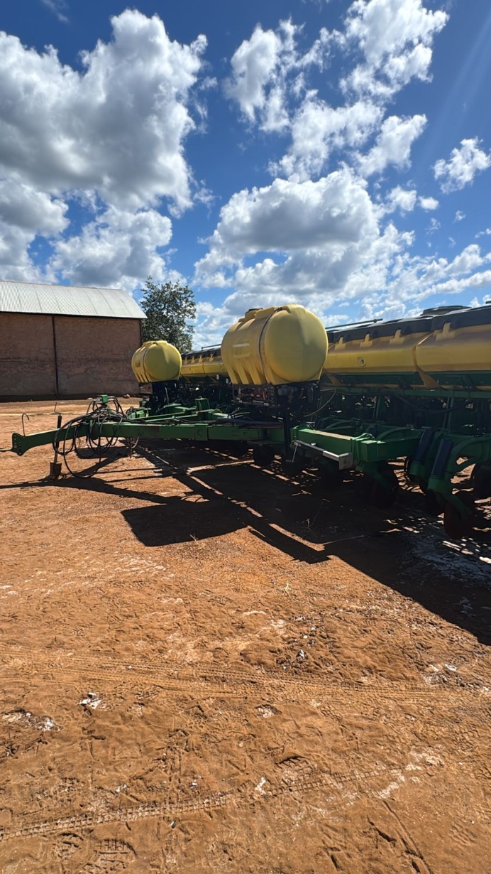 Plantadeira John Deere 2126 CCS ano 2015