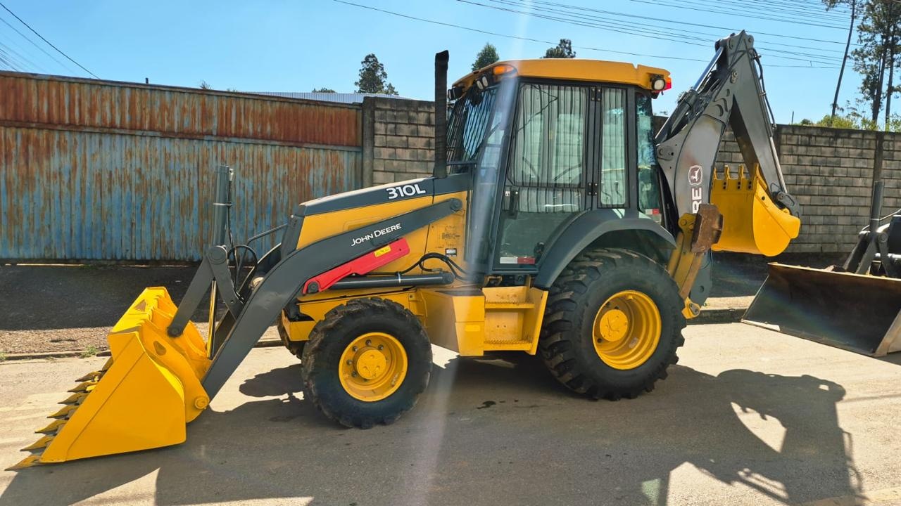 Retroescavadeira John Deere 310L ano 2023