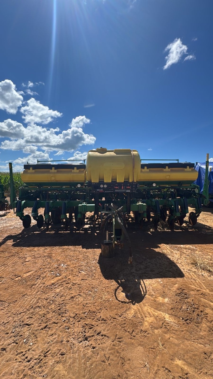 Plantadeira John Deere 2113 CCS ano 2014