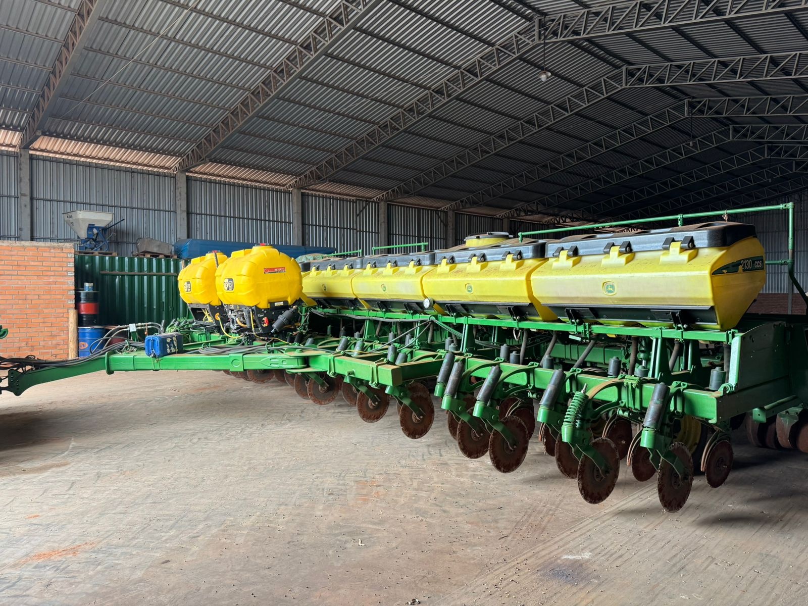 Plantadeira John Deere 2130 CCS ano 2011