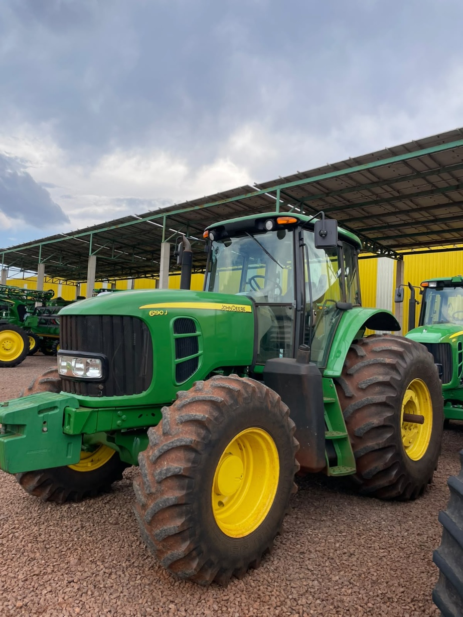 Trator John Deere 6190J ano 2019