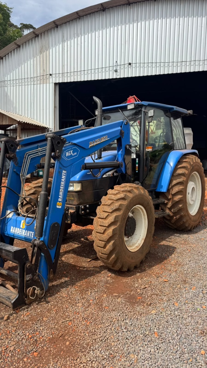 Trator New Holland TL 100 ano 2003