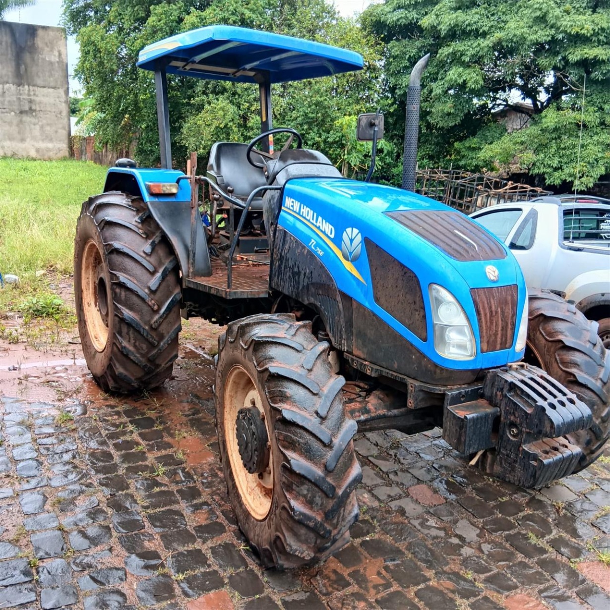 Trator New Holland TL 75 ano 2014