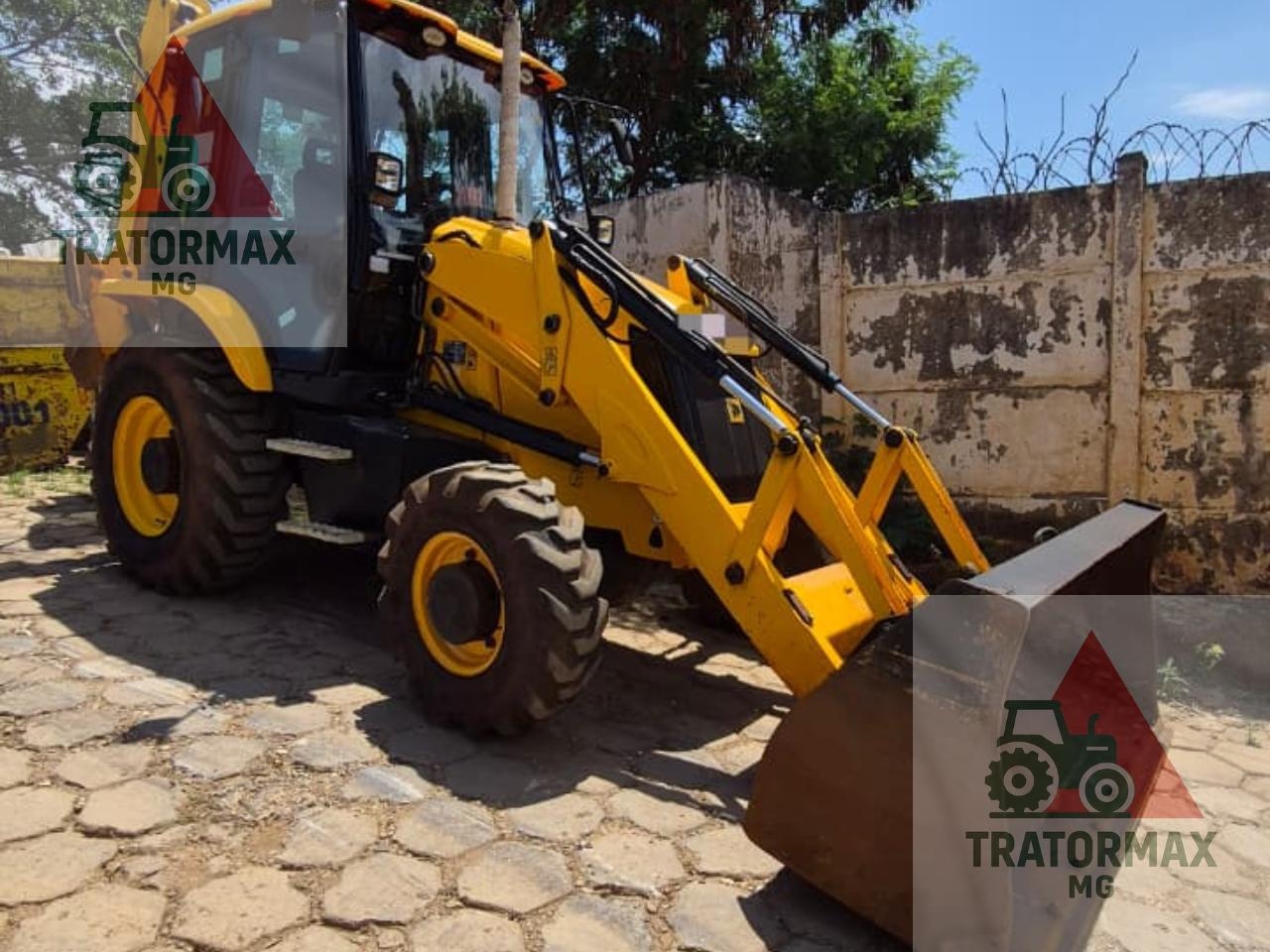 Retroescavadeira JCB 3CX ano 2021