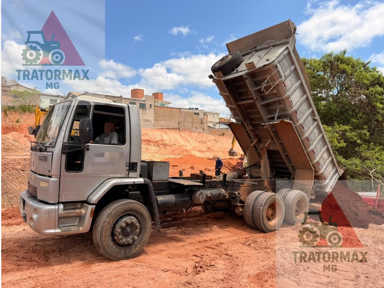 Caminhão Ford Cargo 2428e ano 2009