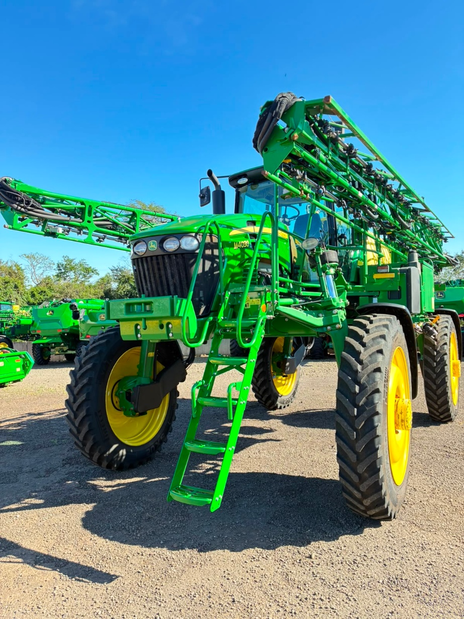 Pulverizador Autopropelido John Deere M4030 ano 2020