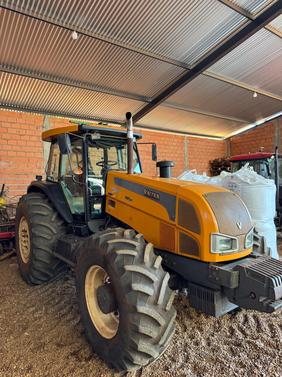 Trator Valtra BH 180 ano 2013