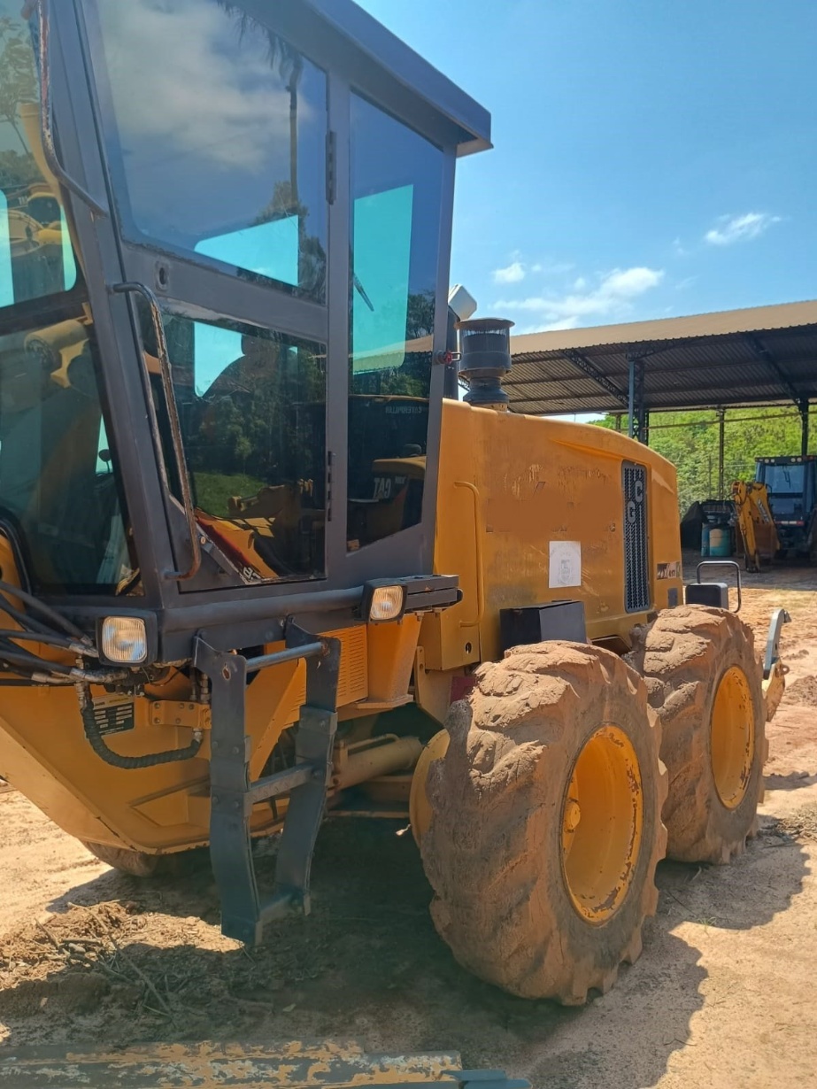 Motoniveladora Caterpillar 135H ano 2000