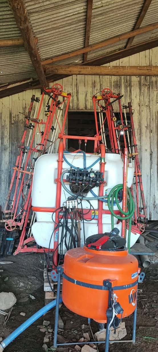 Pulverizador Kuhn PULVERIZADOR KUHN ano 2013