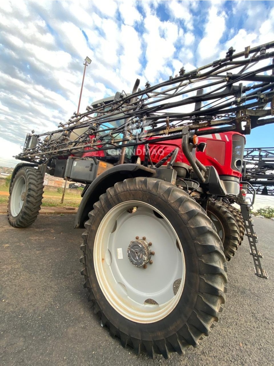 Pulverizador Autopropelido Massey Ferguson MF 9030 ano 2015