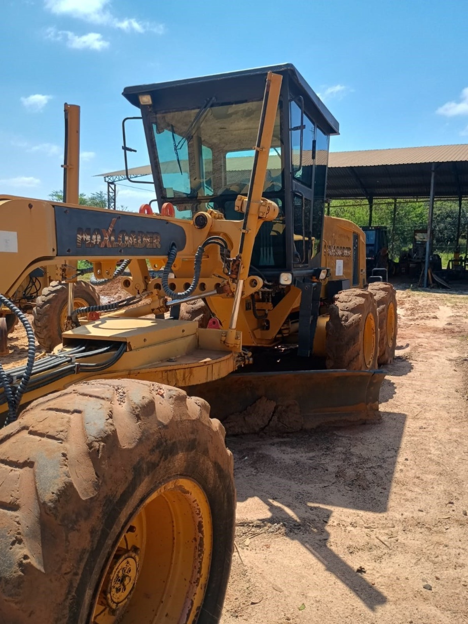 Motoniveladora Maxloader MAX417 ano 2017
