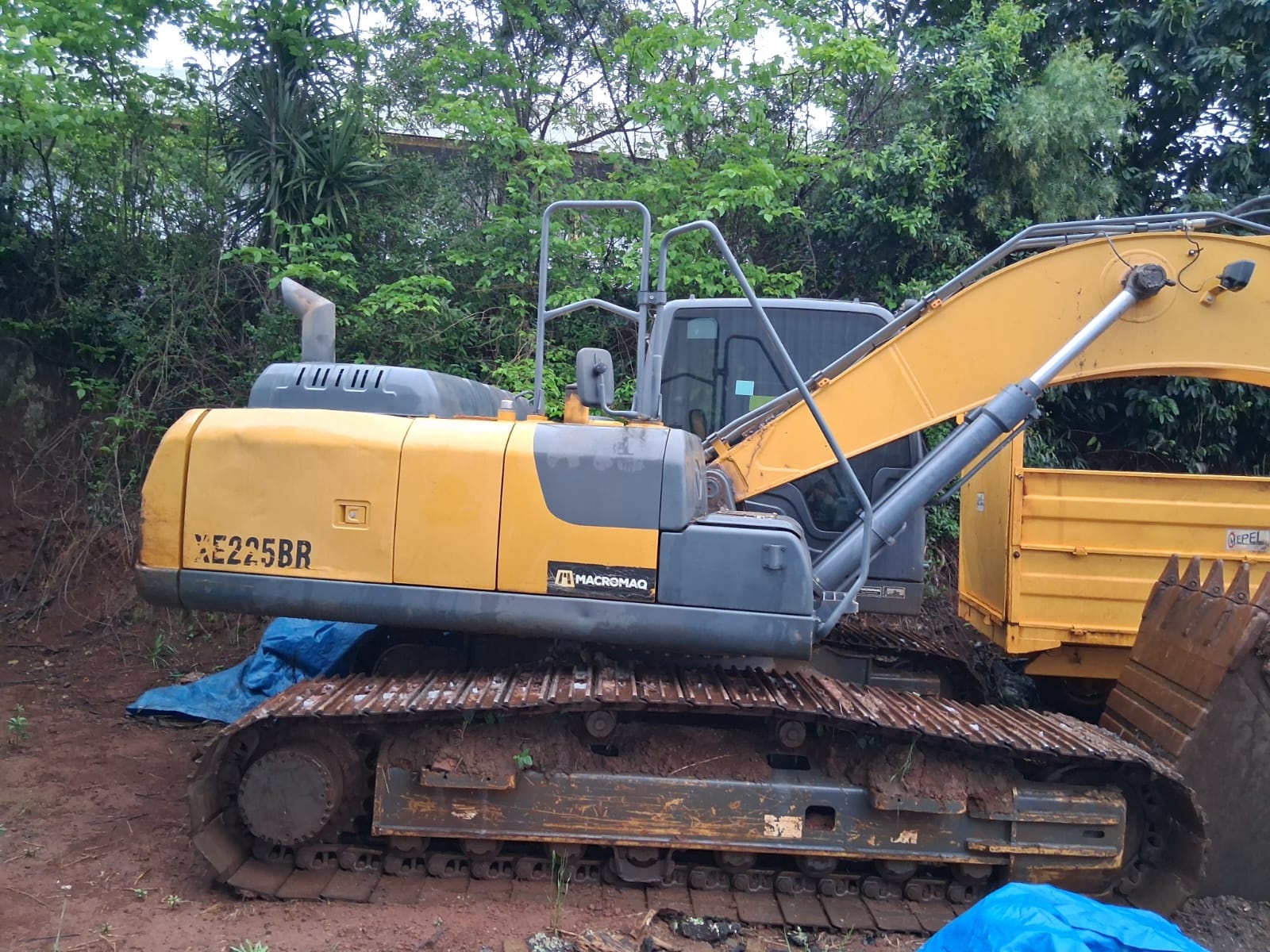 Retroescavadeira XCMG OUTRO ano 2022