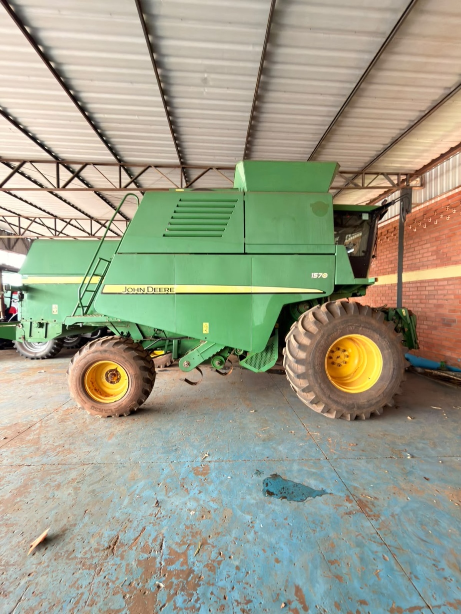Colheitadeira John Deere 1570 ano 2011