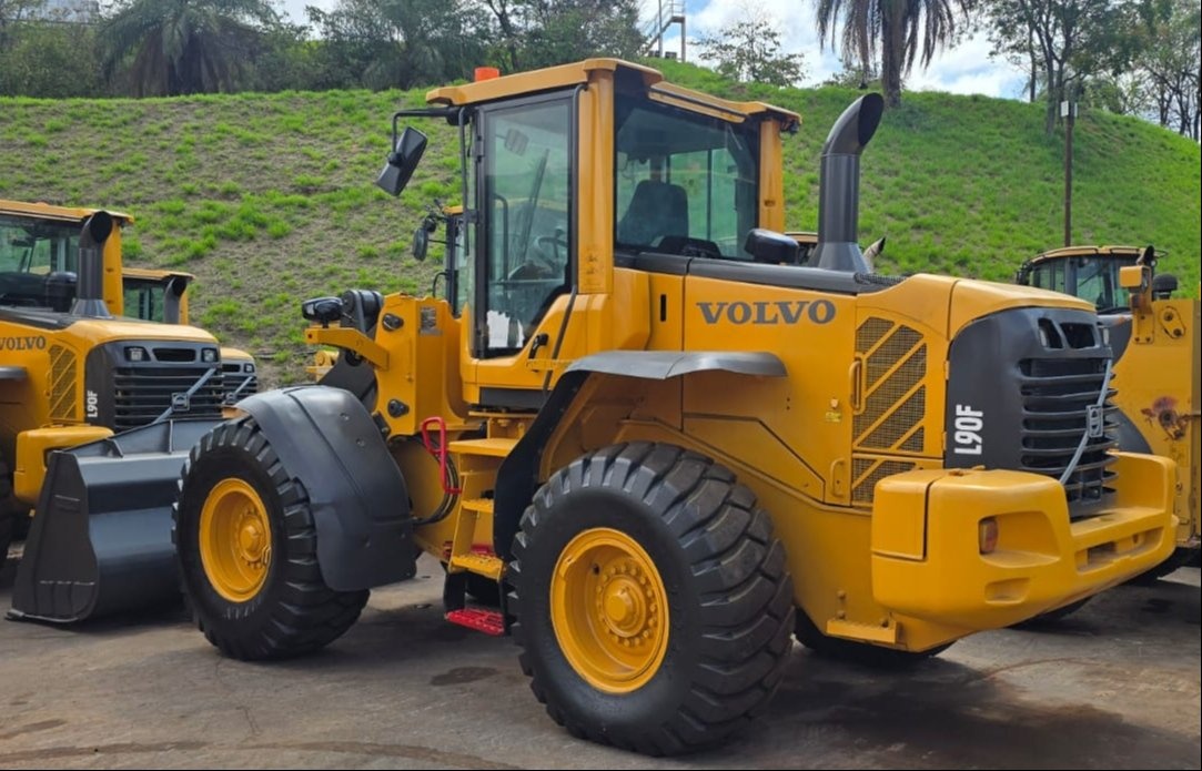 Pá Carregadeira Volvo L90F ano 2022