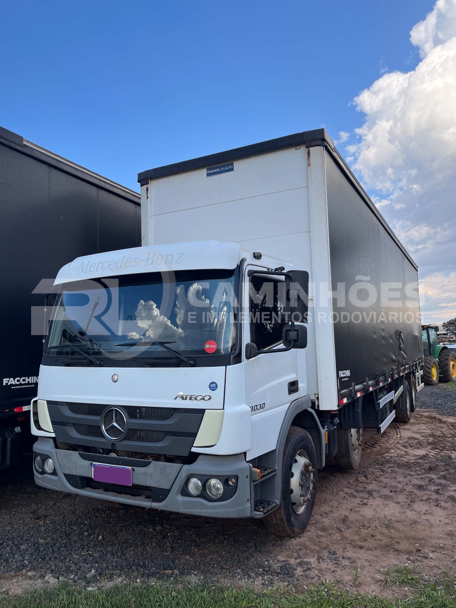Caminhão Mercedes Benz Atego 3030 Bitruck ano 2021