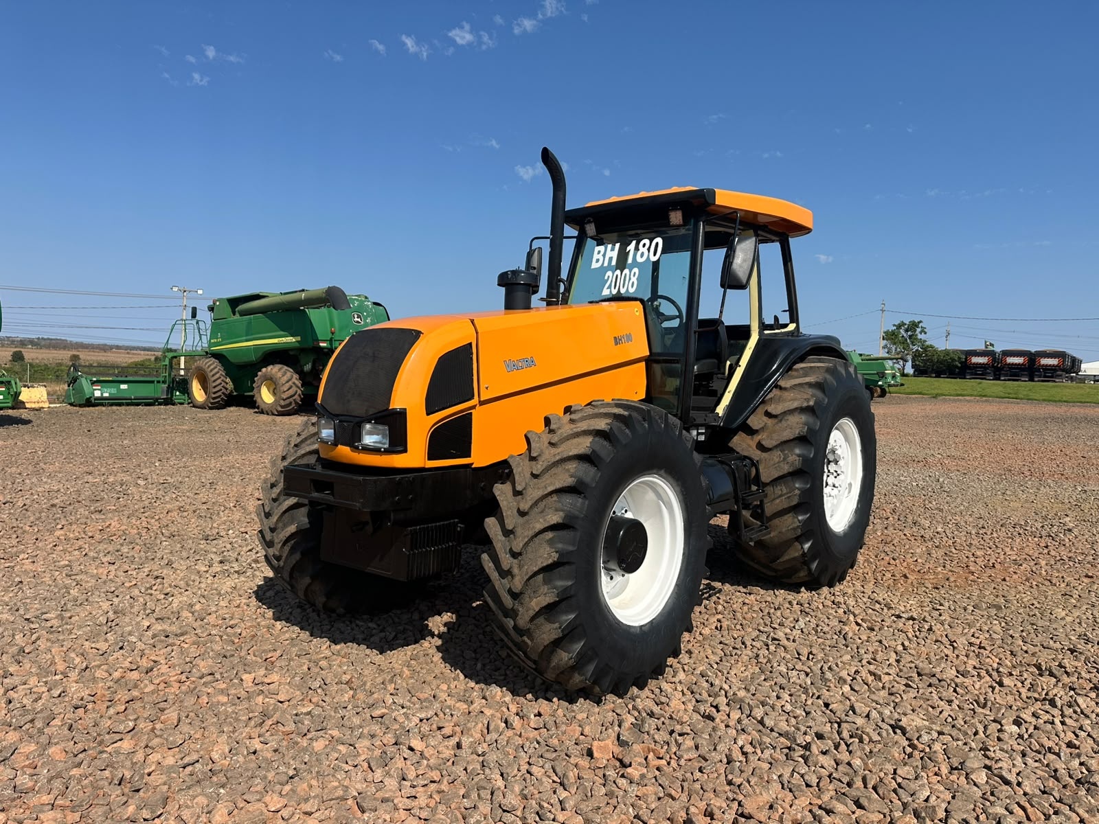 Trator Valtra BH 180 ano 2008