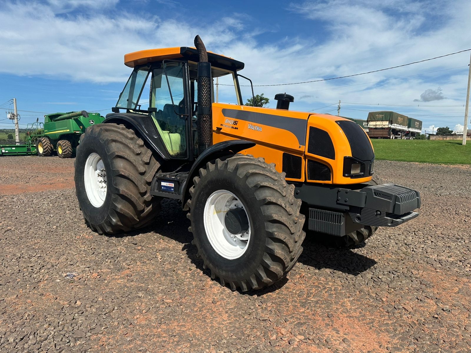 Trator Valtra BH205i ano 2012