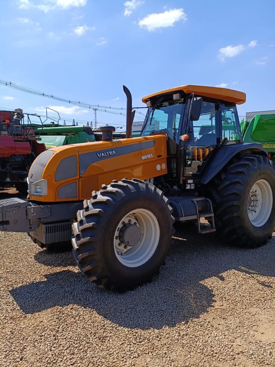 Trator Valtra BH 165 ano 2013