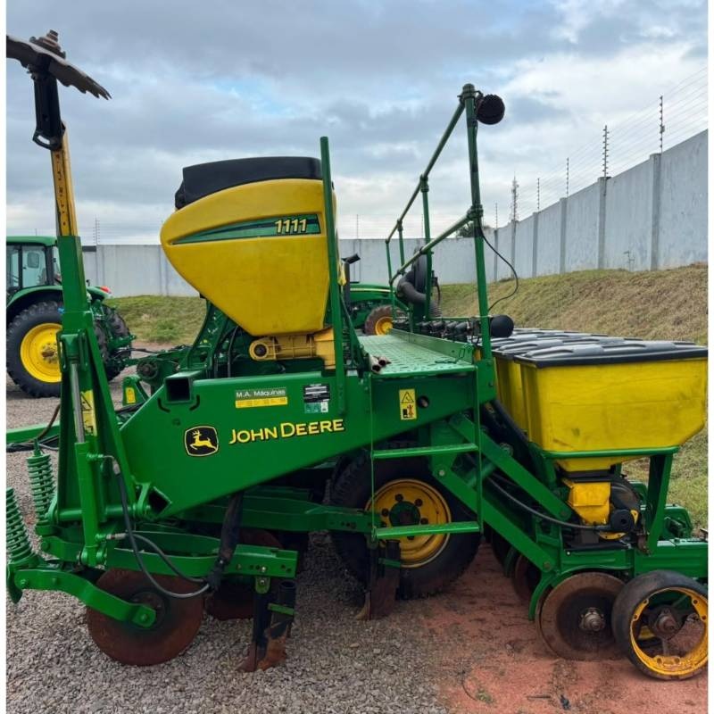 Plantadeira John Deere 1111 ano 2014