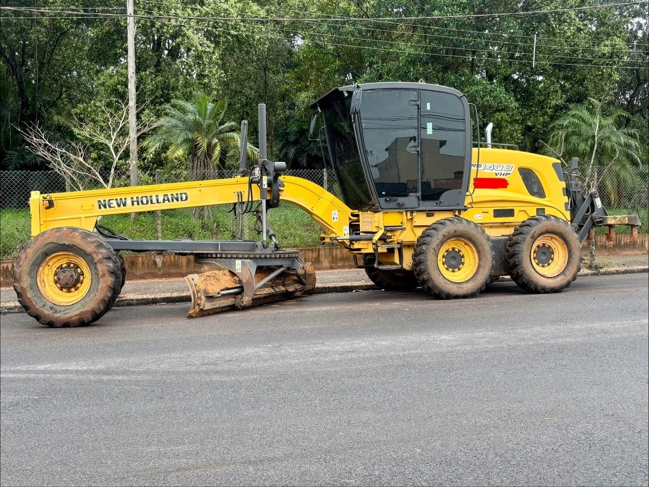 Motoniveladora New Holland RG140B