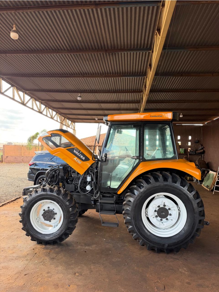 Trator Valtra A 850 ano 2017
