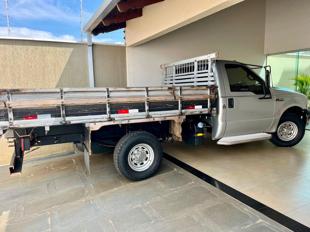 Caminhão Ford F-350 ano 2017