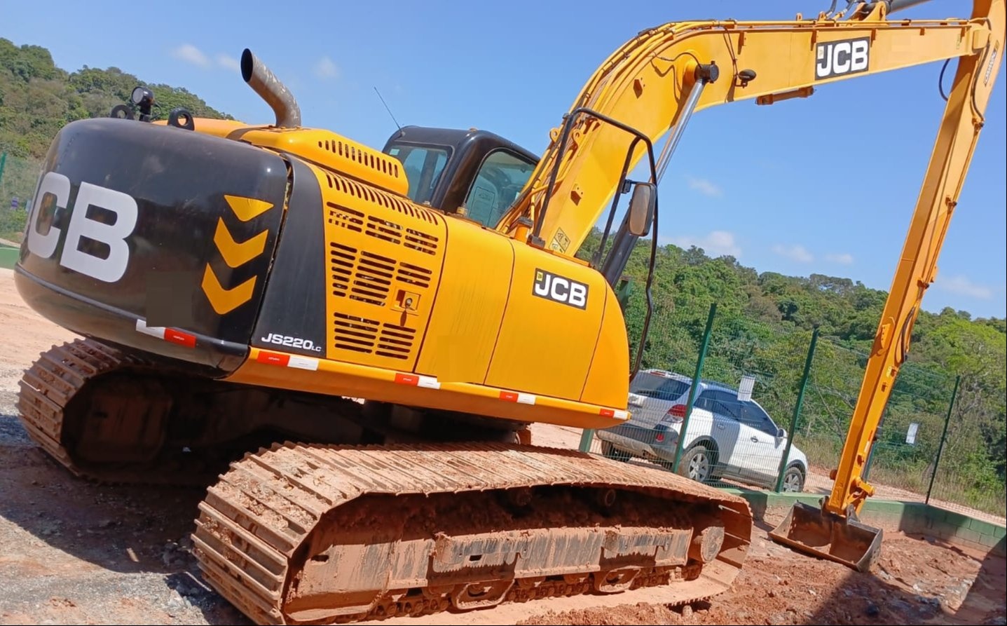 Escavadeira JCB JS220 LR ano 2022