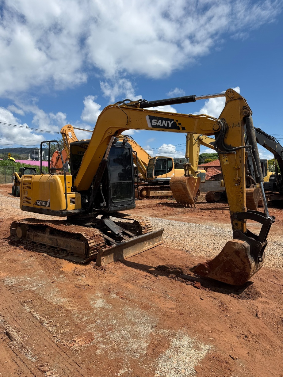 Mini Escavadeira SANY SY75 C ano 2021