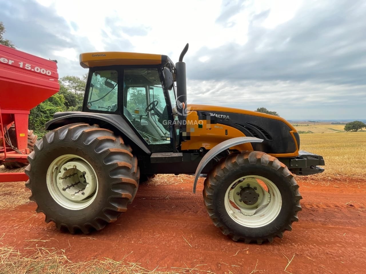 Trator Valtra BM 135 ano 2022