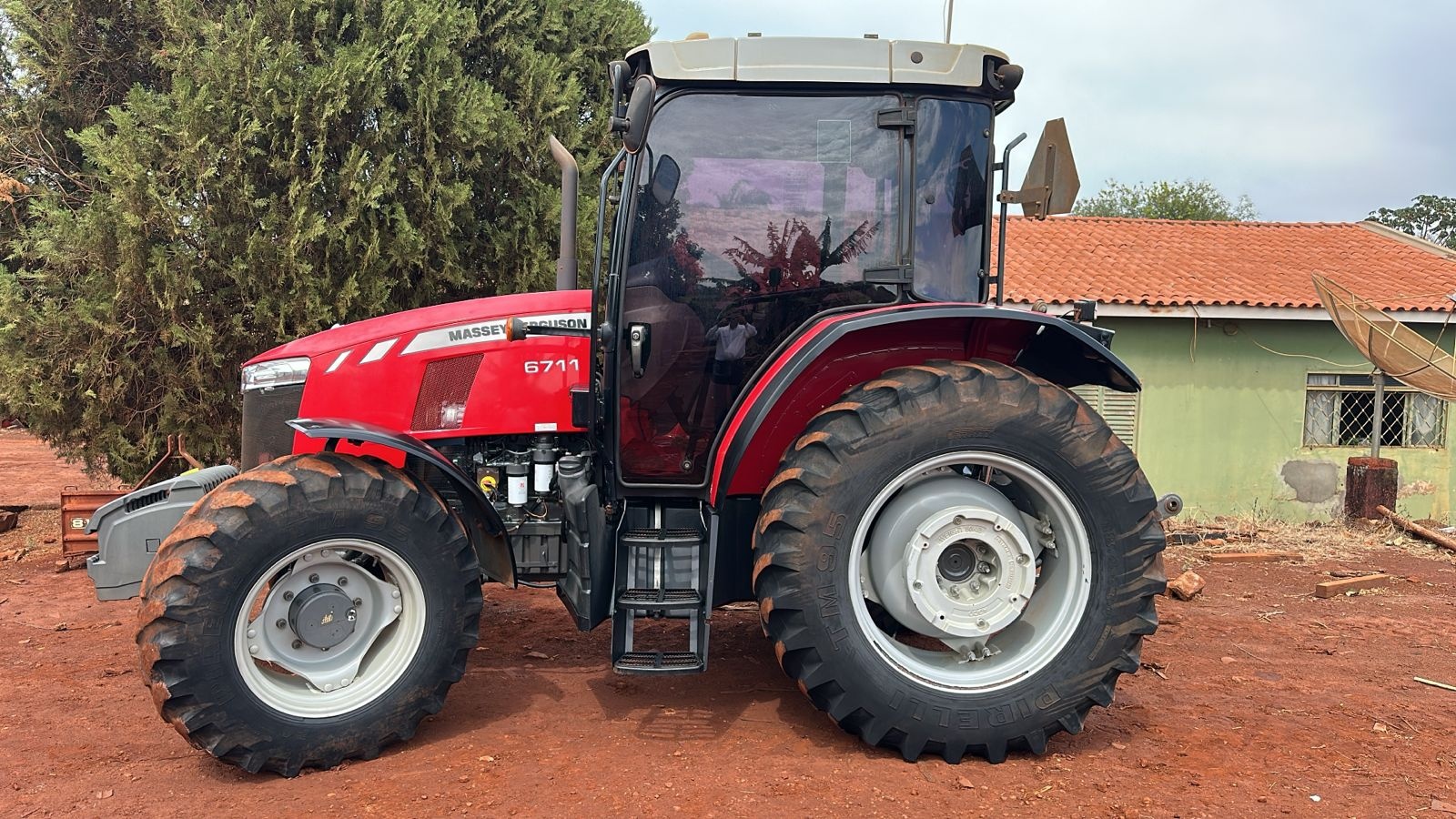 Trator Massey Ferguson 6711 R Dyna-4 ano 2021