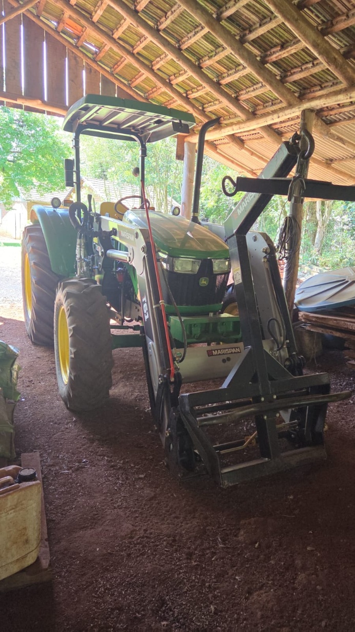 Trator John Deere 5080 ano 2022