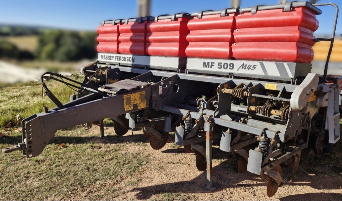 Plantadeira Massey Ferguson MF 509 ano 2014