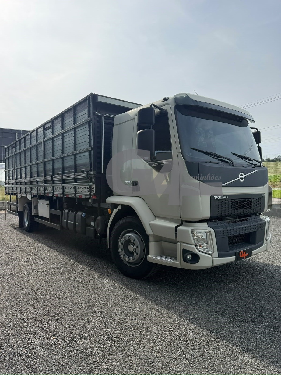 Caminhão Volvo VM 270 ano 2021