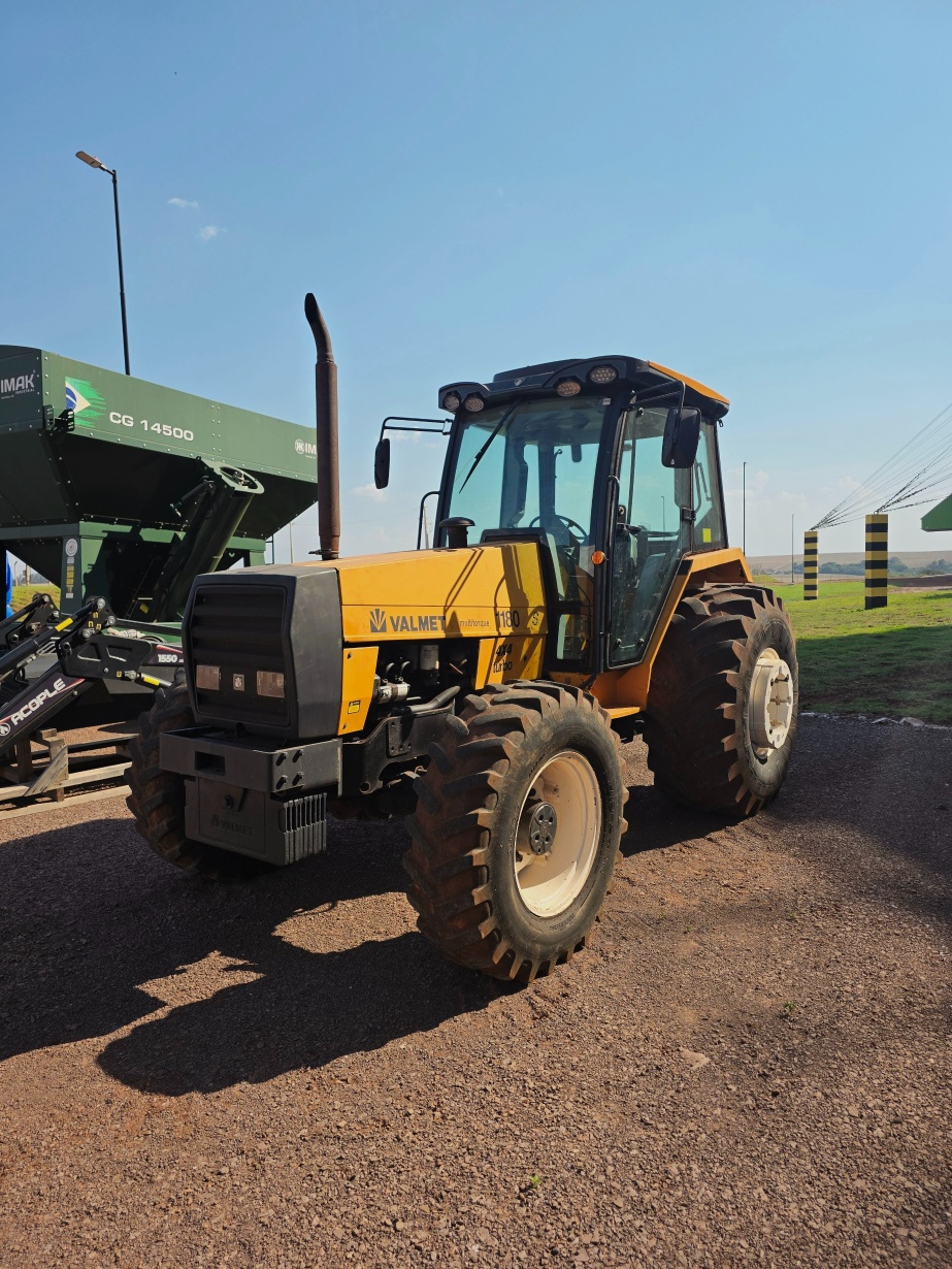Trator Valmet 1180 S ano 1993
