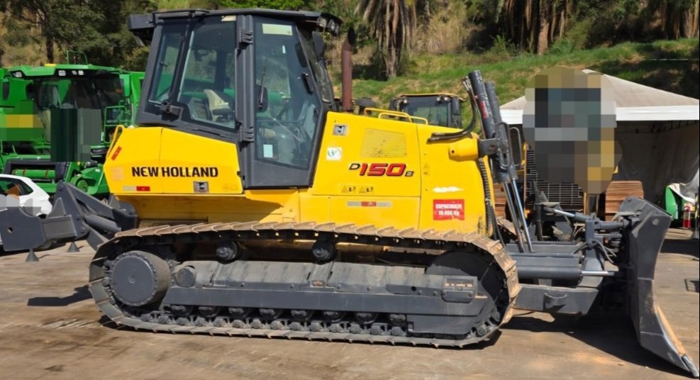 Trator de Esteira New Holland D150B ano 2012
