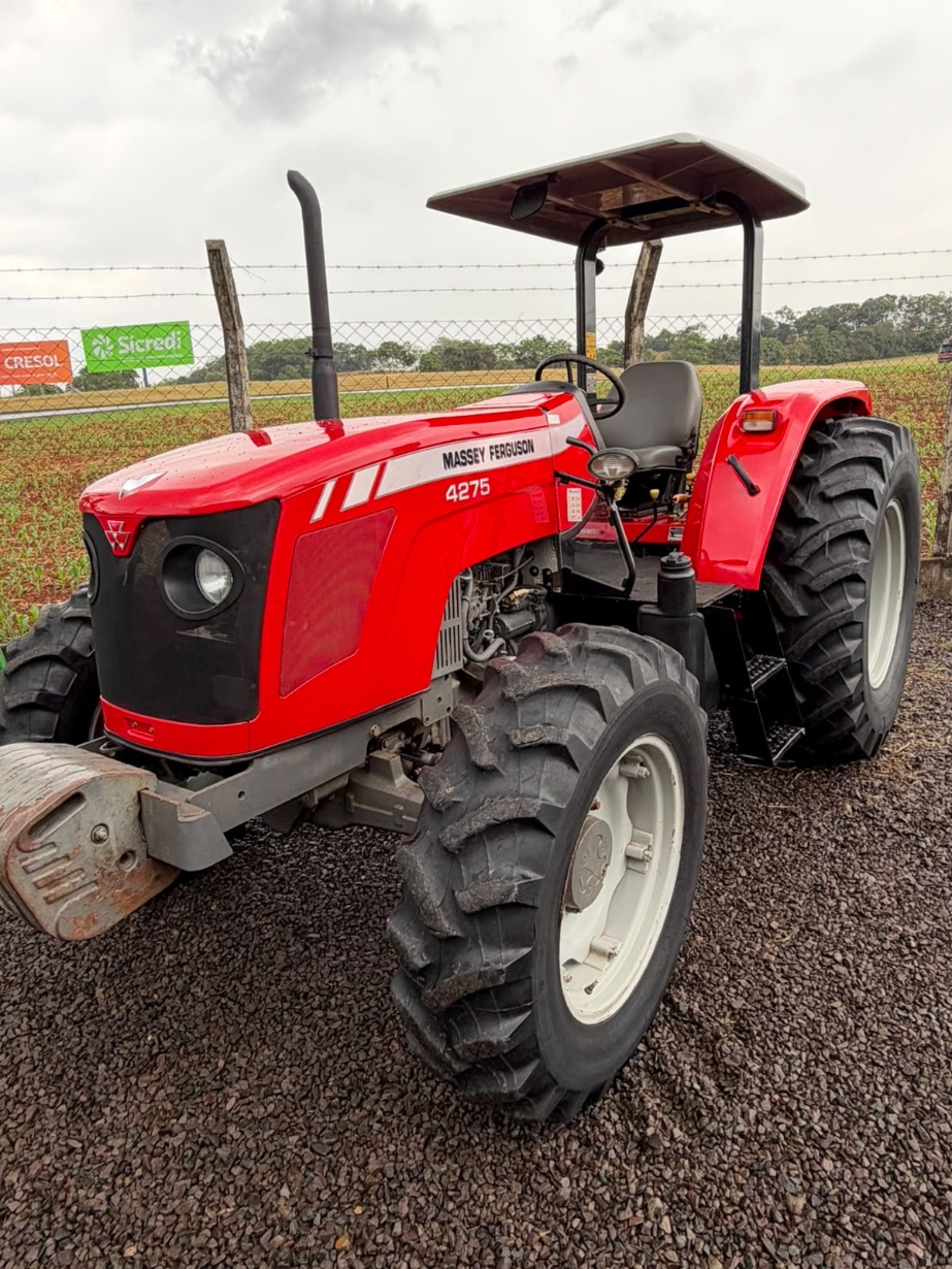 Trator Massey Ferguson MF 4275 ano 2013