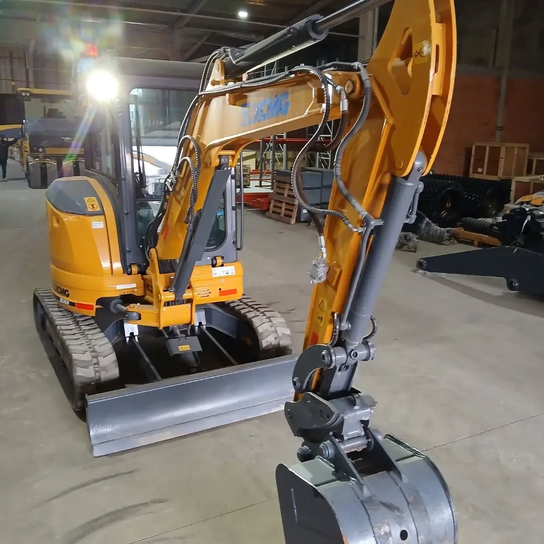 Mini Escavadeira XCMG XE35U