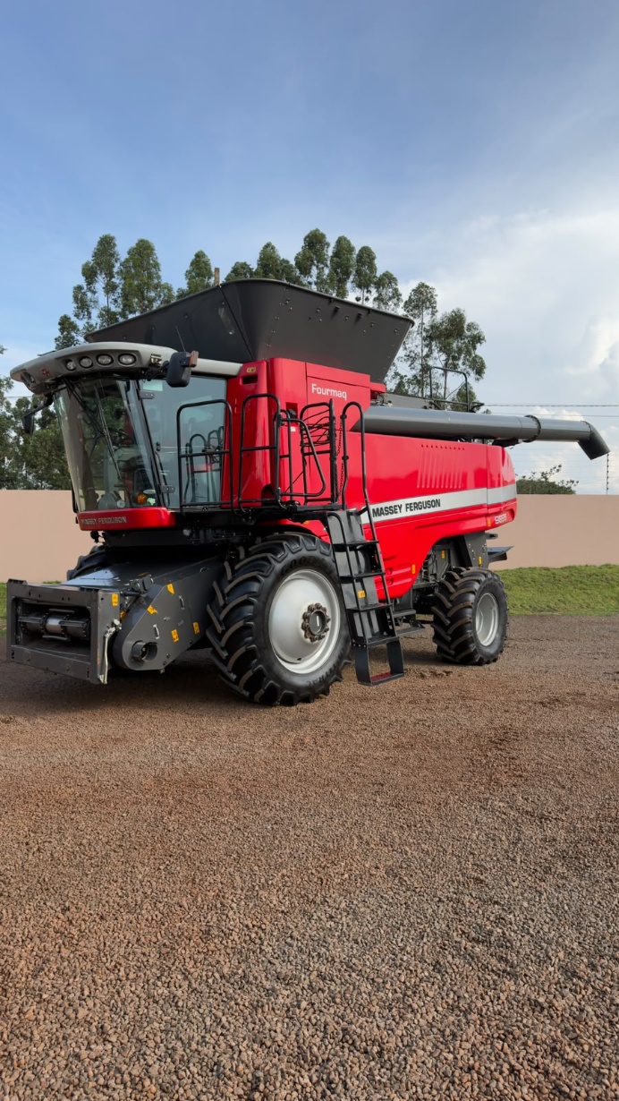 Colheitadeira Massey Ferguson Colheitadeira Massey ferguson 9895 2021 40 pés ano 2021