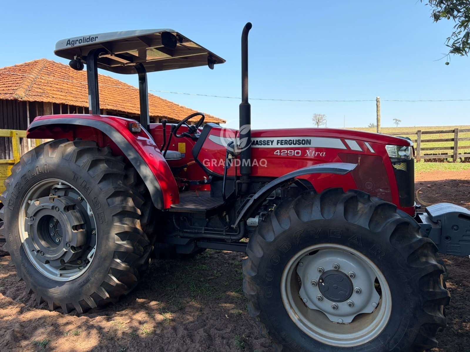 Trator Massey Ferguson 4290 Xtra ano 2020