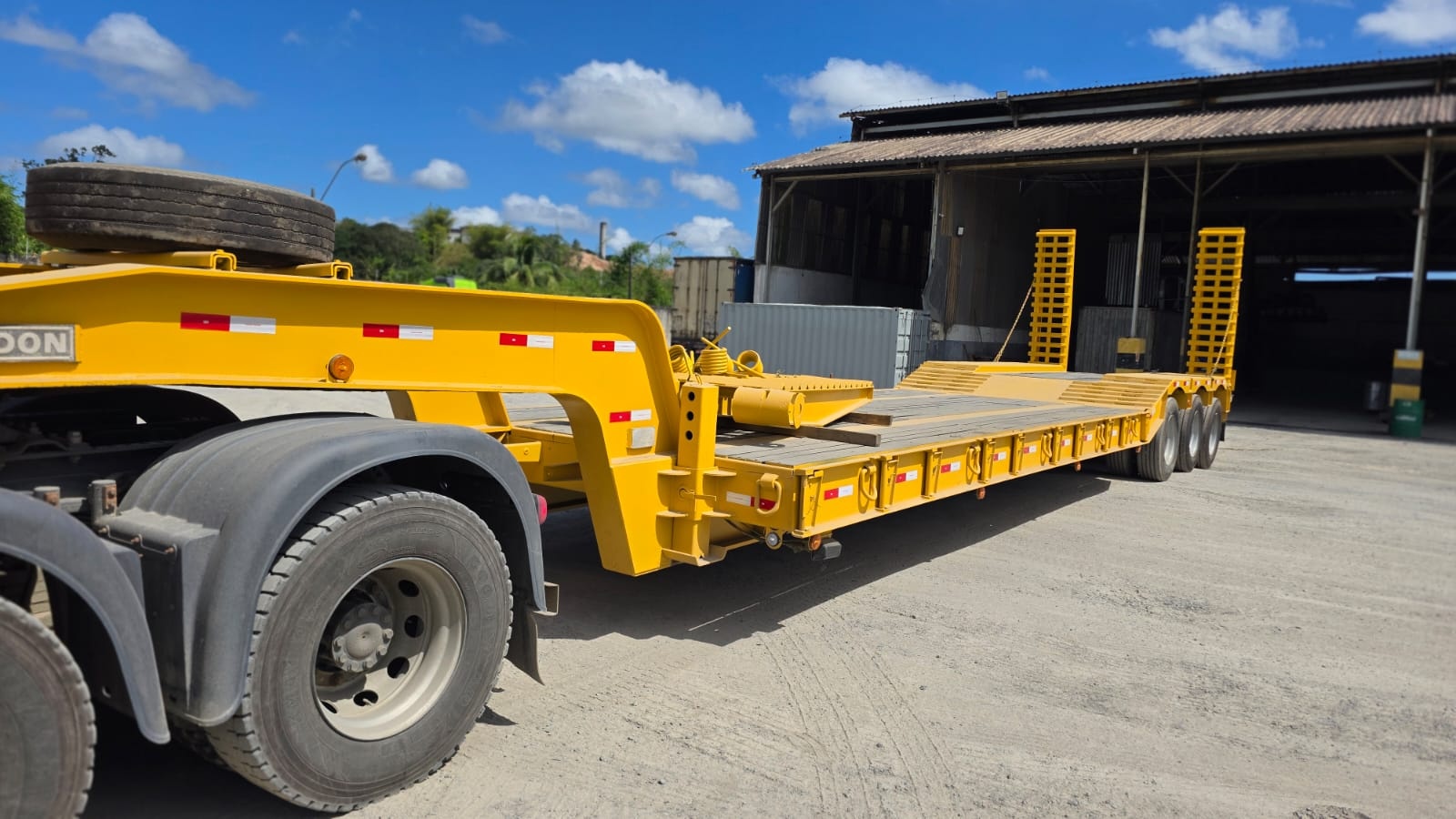Carreta para transporte de plataforma Randon Prancha Carrega Tudo 20,30m x 3,20m ano 2010