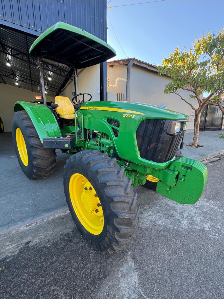 Trator John Deere 5078 E ano 2018