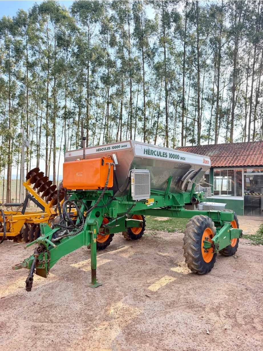 Distribuidor Stara Hercules 10000 inox ano 2023