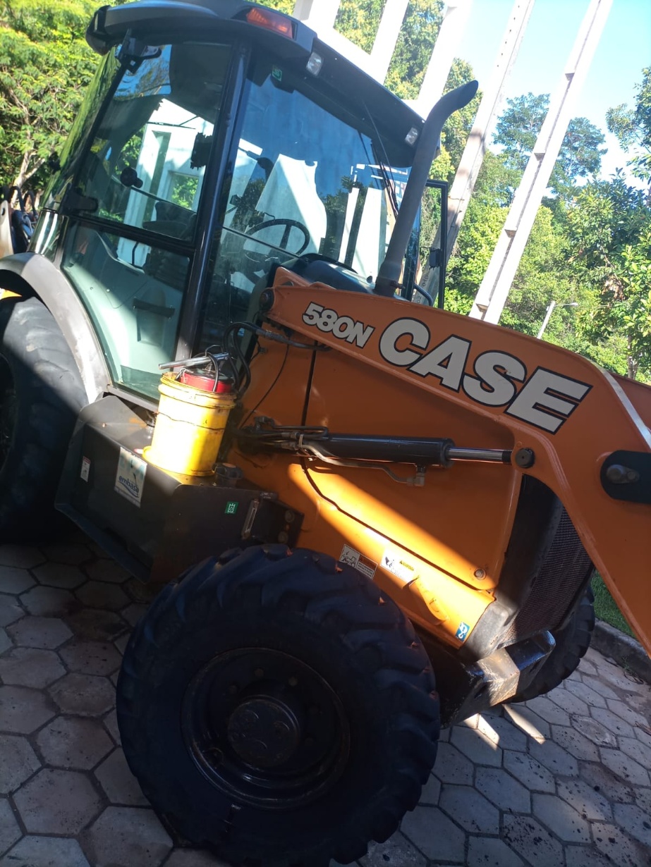 Retroescavadeira Case 580 N  ano 2021