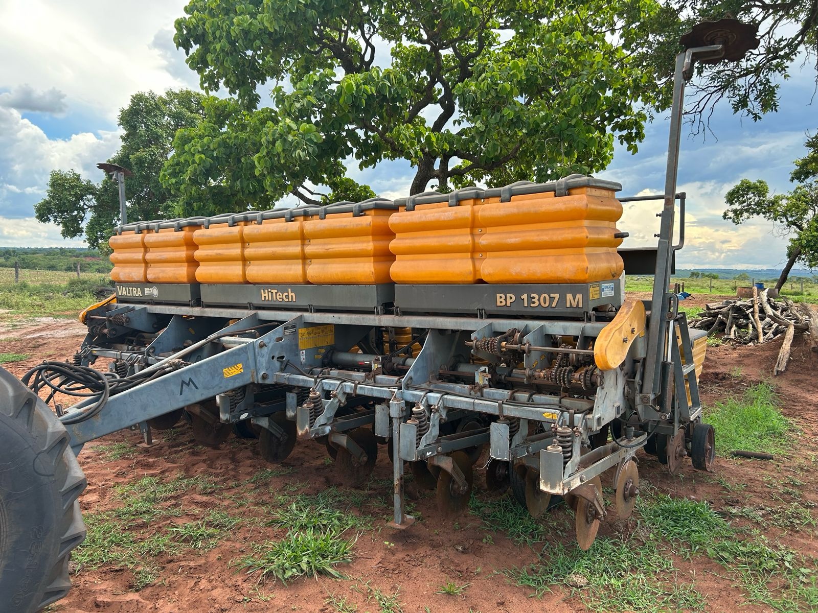 Plantadeira Valtra BP 1307 ano 2010