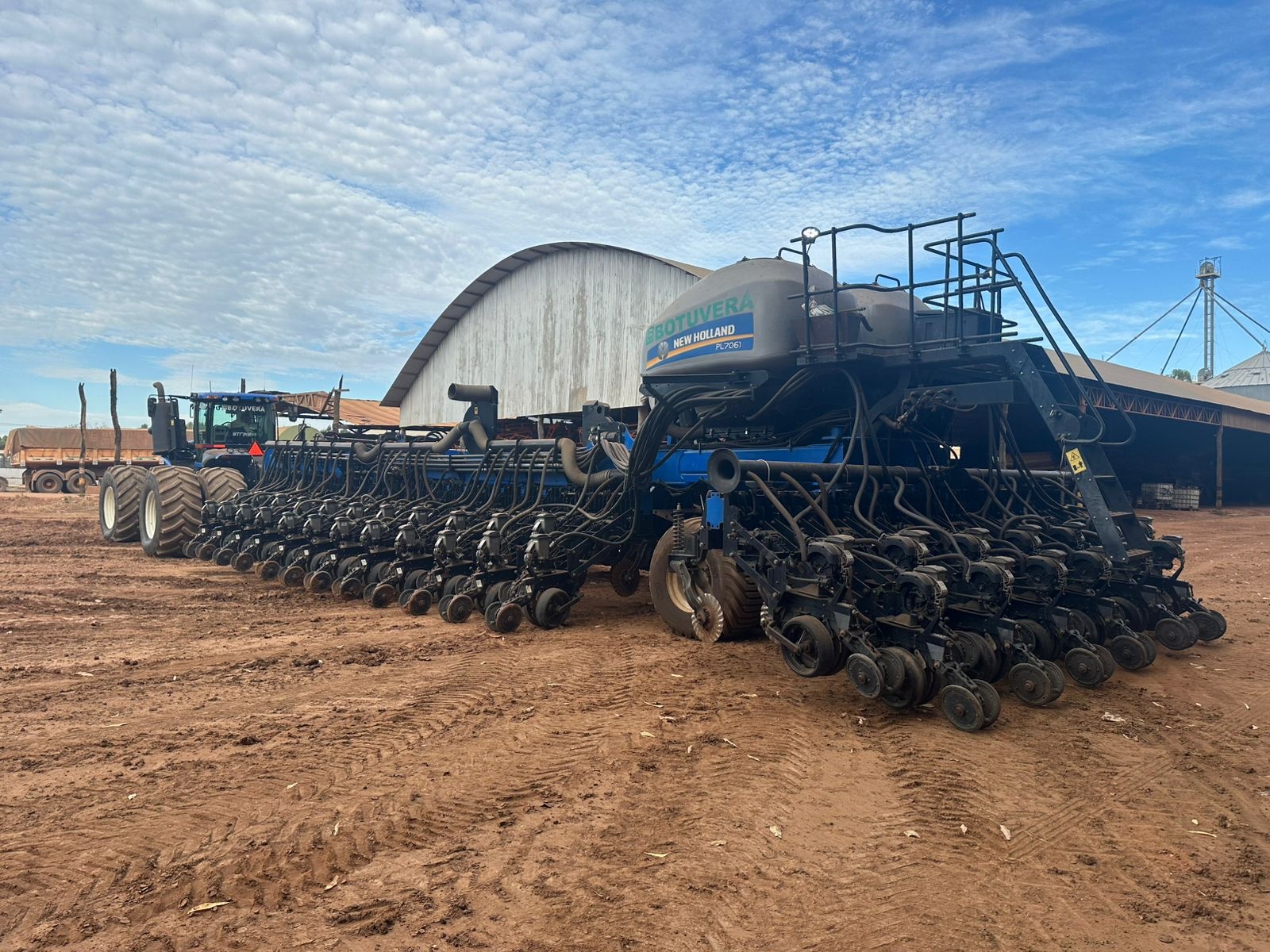 Plantadeira New Holland PL 7000 ano 2021