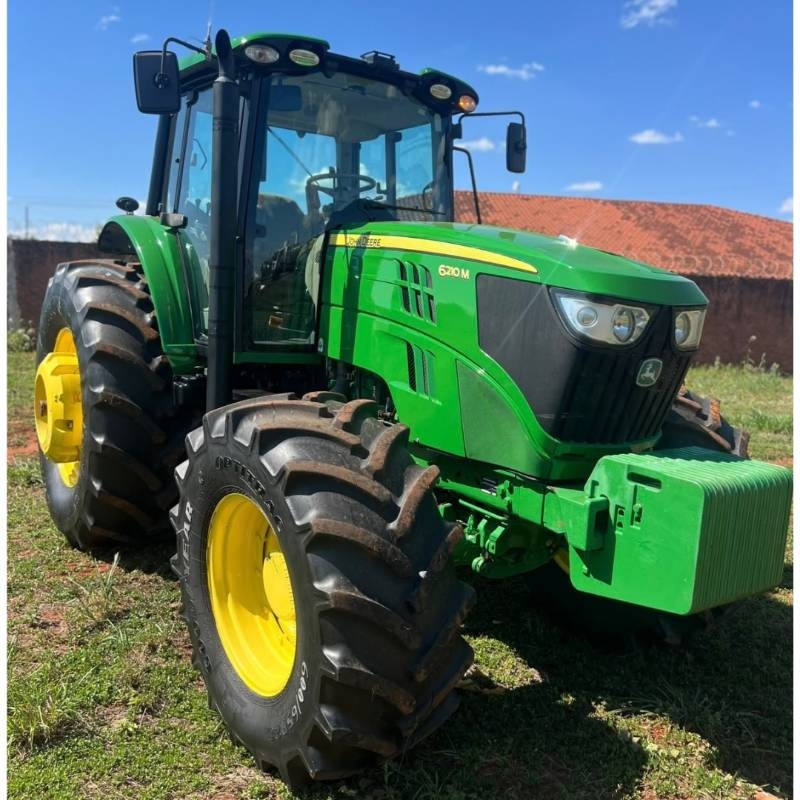 Trator de Esteira John Deere 6210M ano 2022