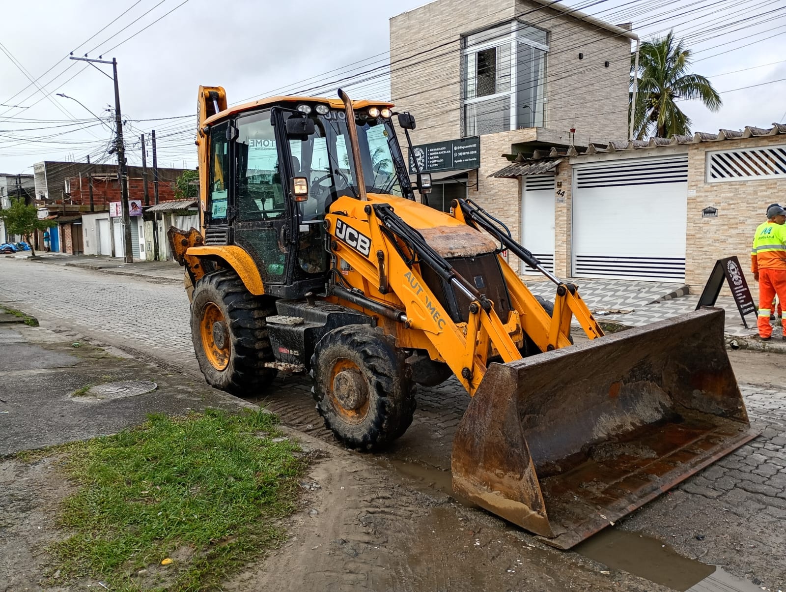 Retroescavadeira JCB 3CX ano 2023