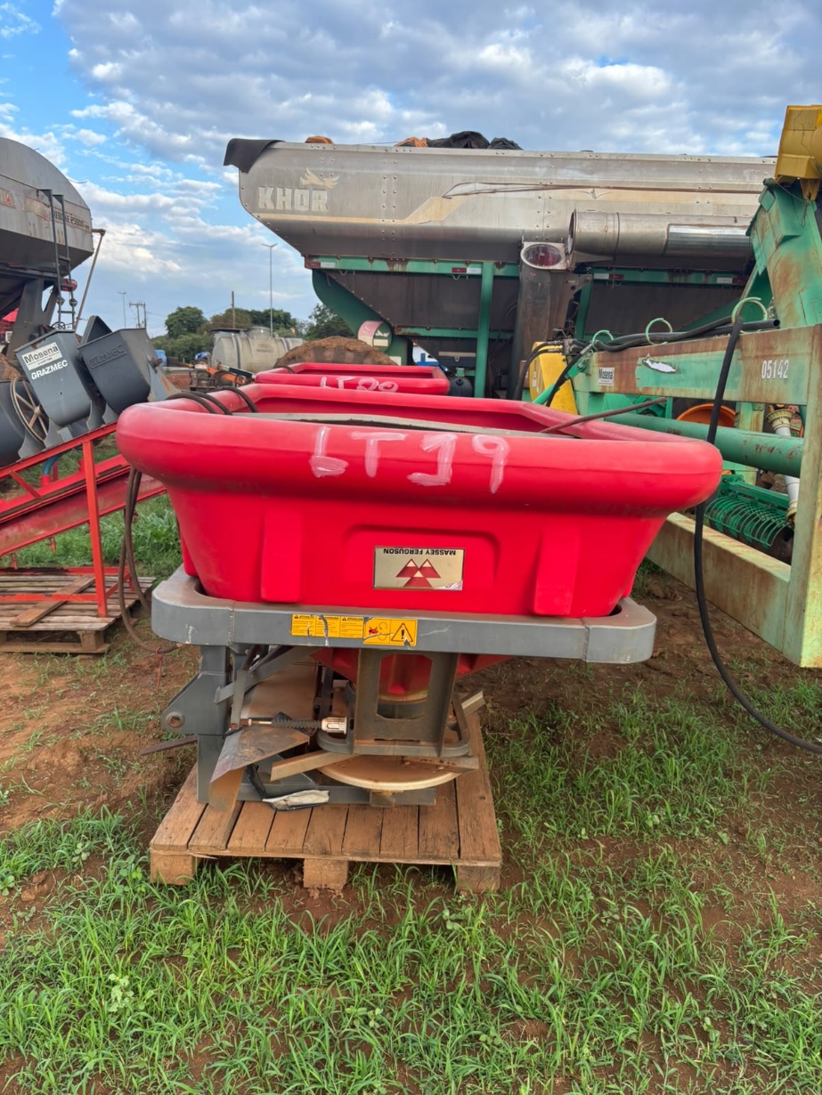 Distribuidor Massey Ferguson MF 2013 ano 2019